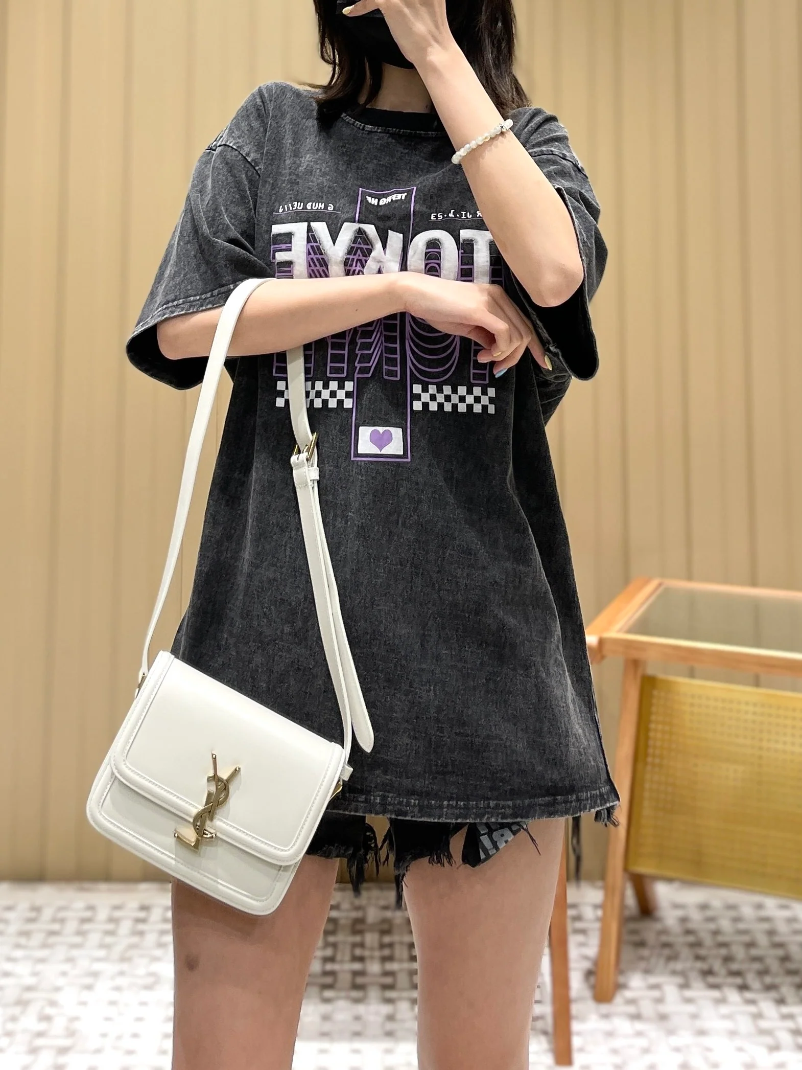 Сумка YSL Solferino Tofu Bag - белая - 18 см - На фото 1