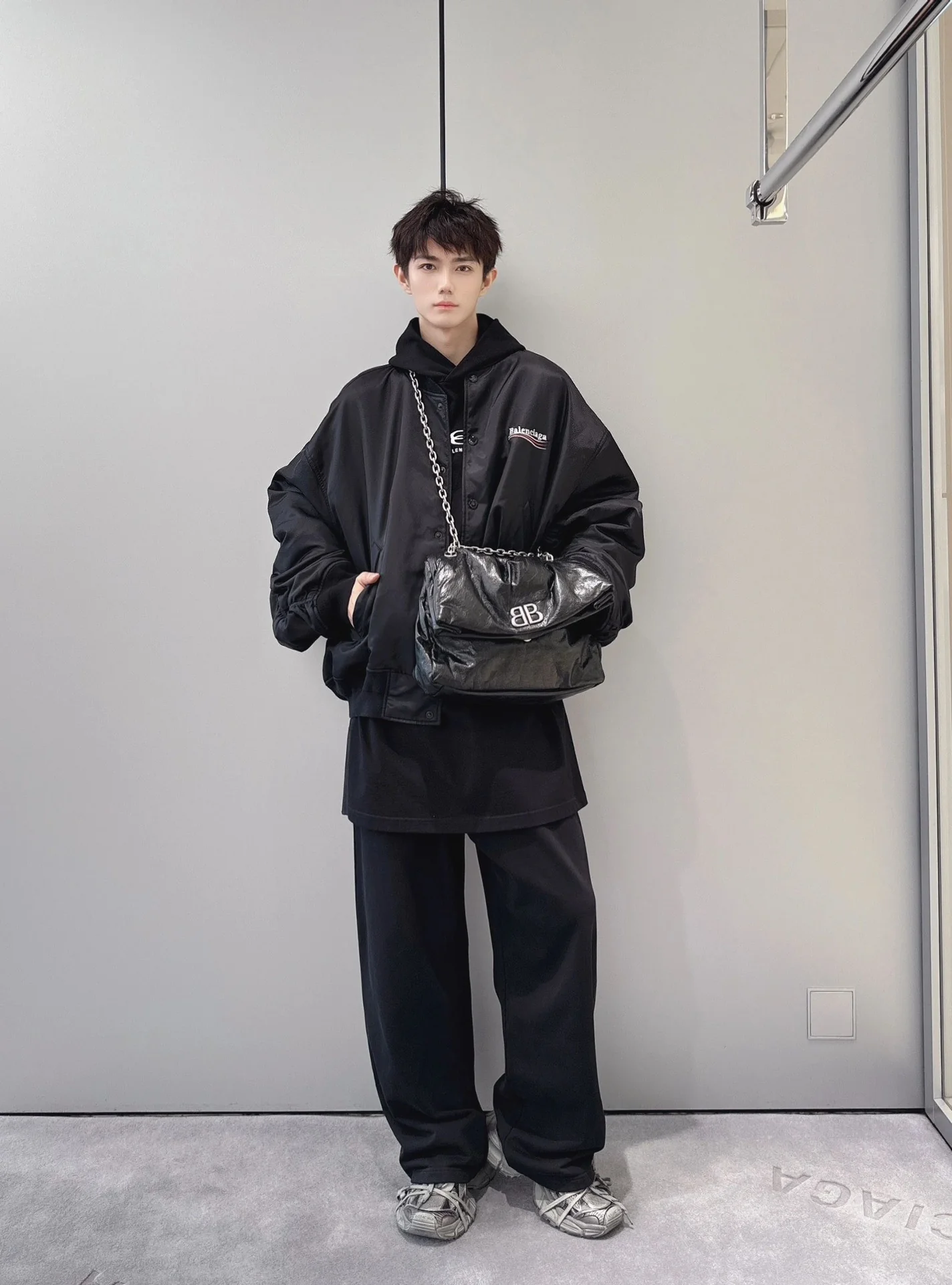 Сумка Balenciaga Monaco на цепочке - средний размер 32-5 см - черная с серебряной пряжкой