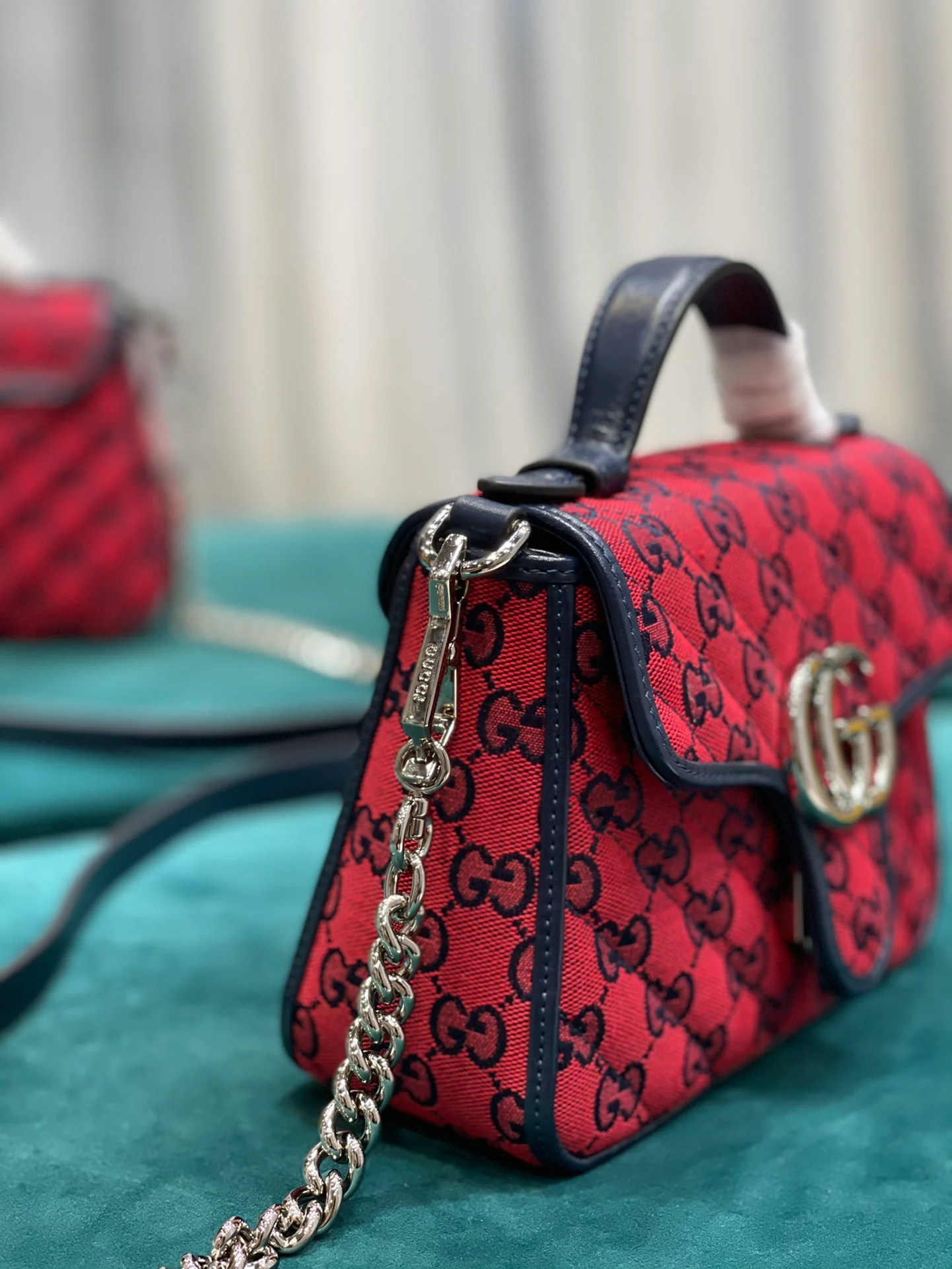 Сумка-тоут Gucci из серии Marmont - 21-15-5-8 см - 1 шт.