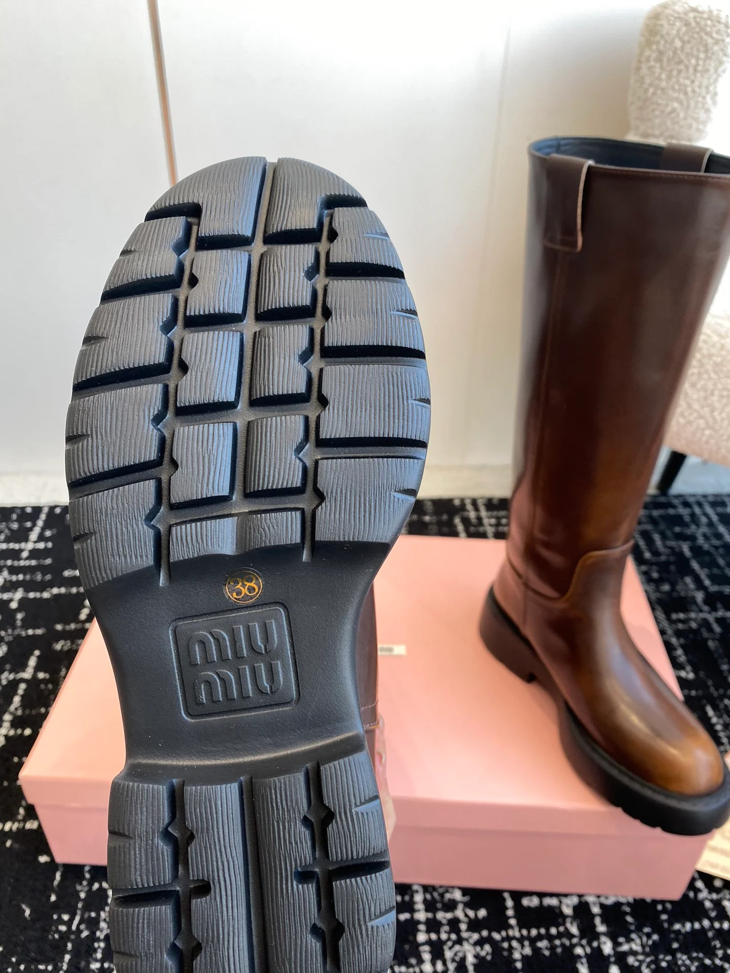 Ботильоны на высоком каблуке Miu Miu 2024 года - темно-коричневые