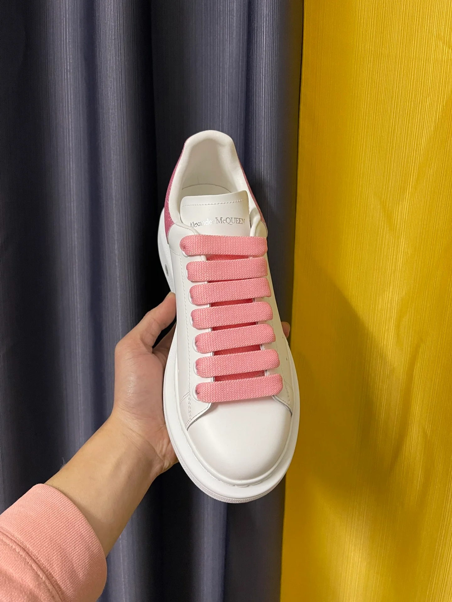 Классические белые кроссовки McQueen - унисекс - каблук с блестками - премиум-издание