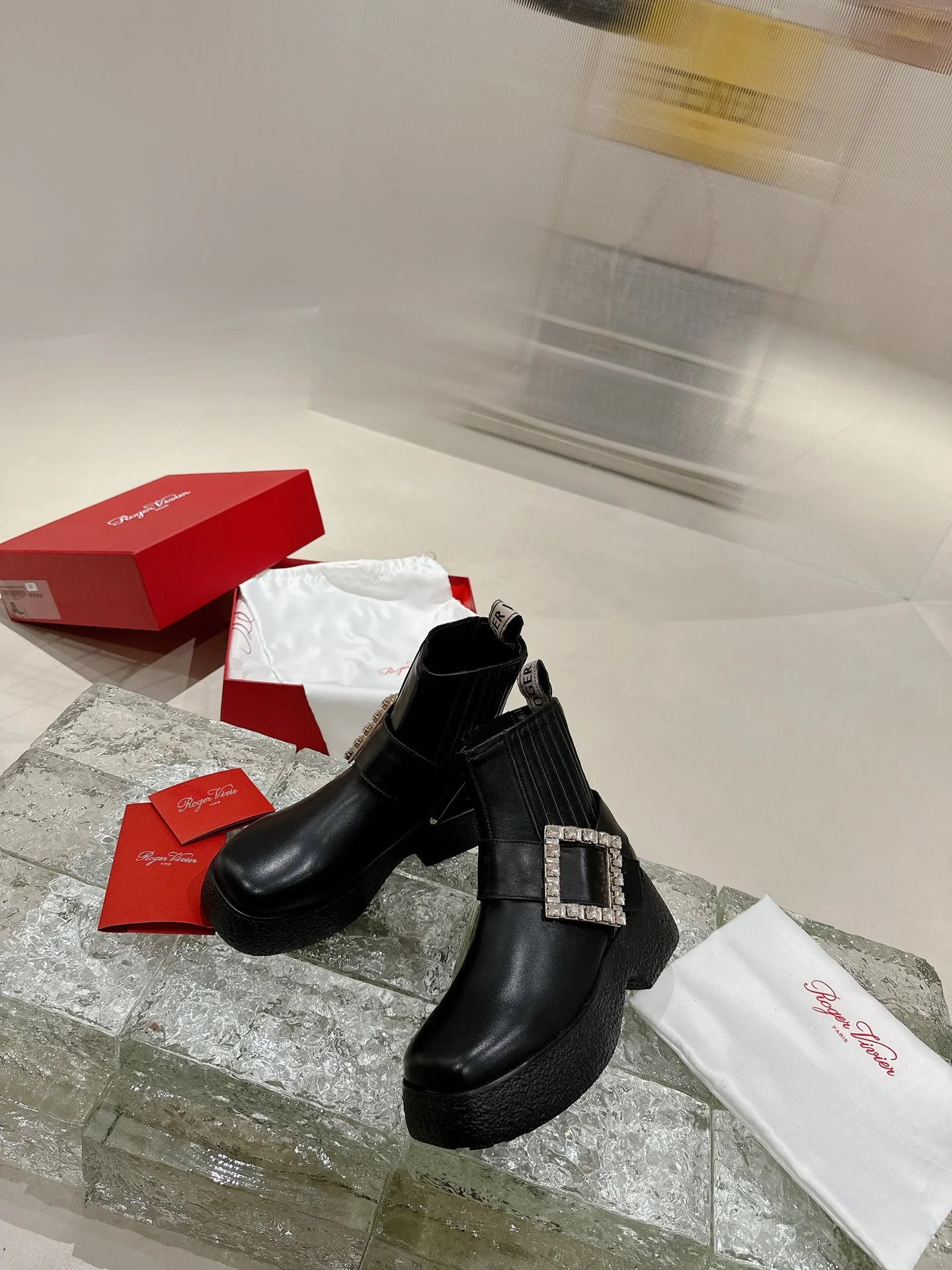 Кожаные ботинки RV-2024, размер 4-5 см, черные, 2 шт.