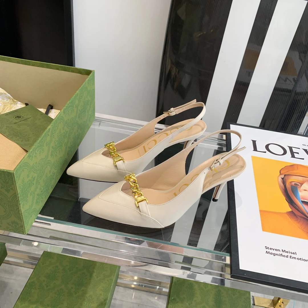 Босоножки-шпильки с острым носком от Gucci