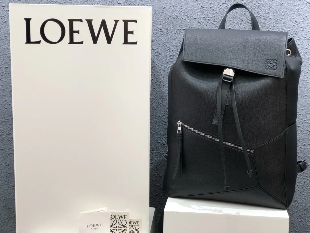 Мужской рюкзак Loewe Puzzle из телячьей кожи.