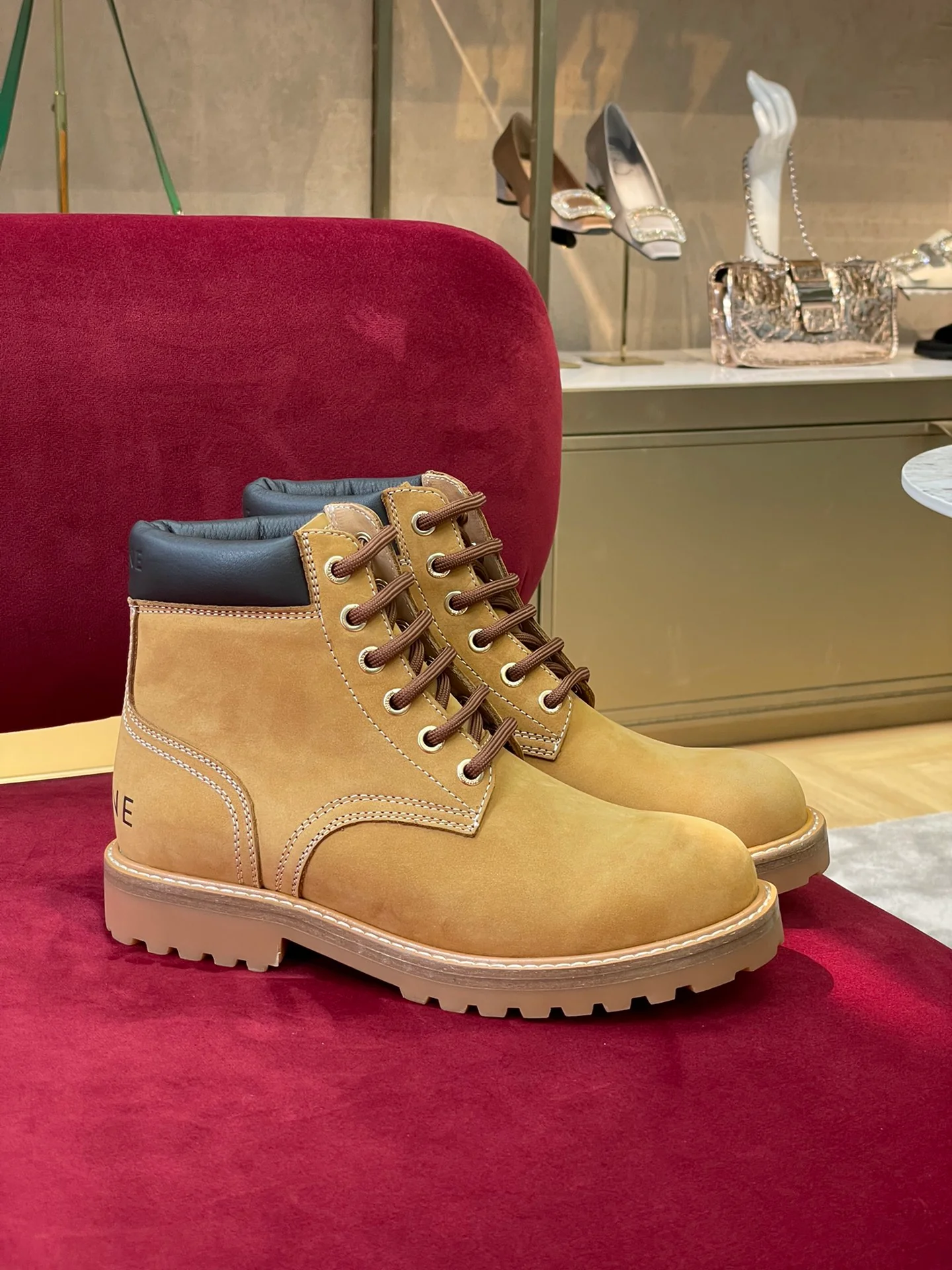 Celine - Парные ботинки - Верх из шелковистой телячьей кожи - Размеры 35-45