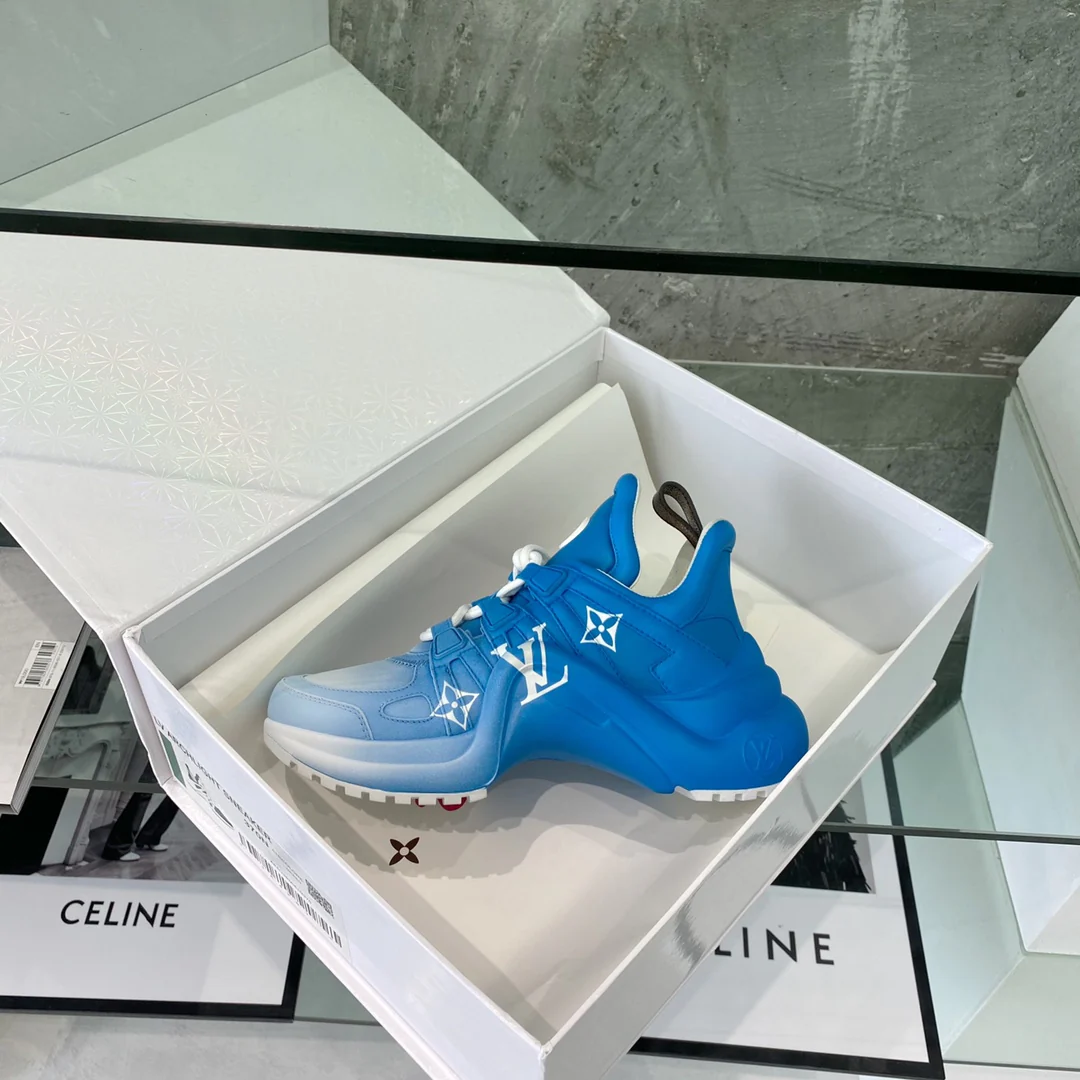 Обувь LV - массивные кроссовки LV - размер 31