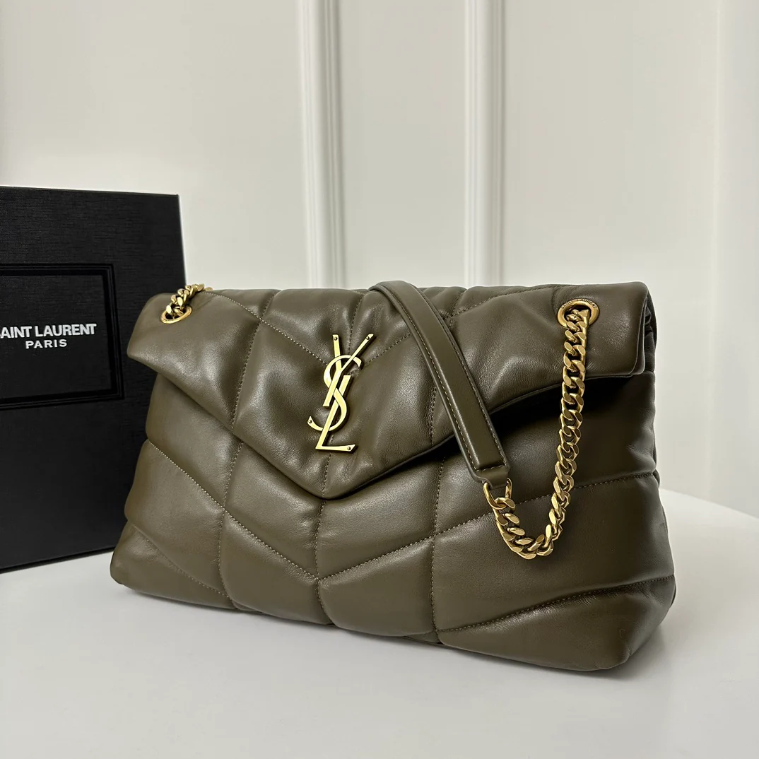 Пуховая сумка YSL Loulou 35 см из стеганой овечьей кожи цвета 