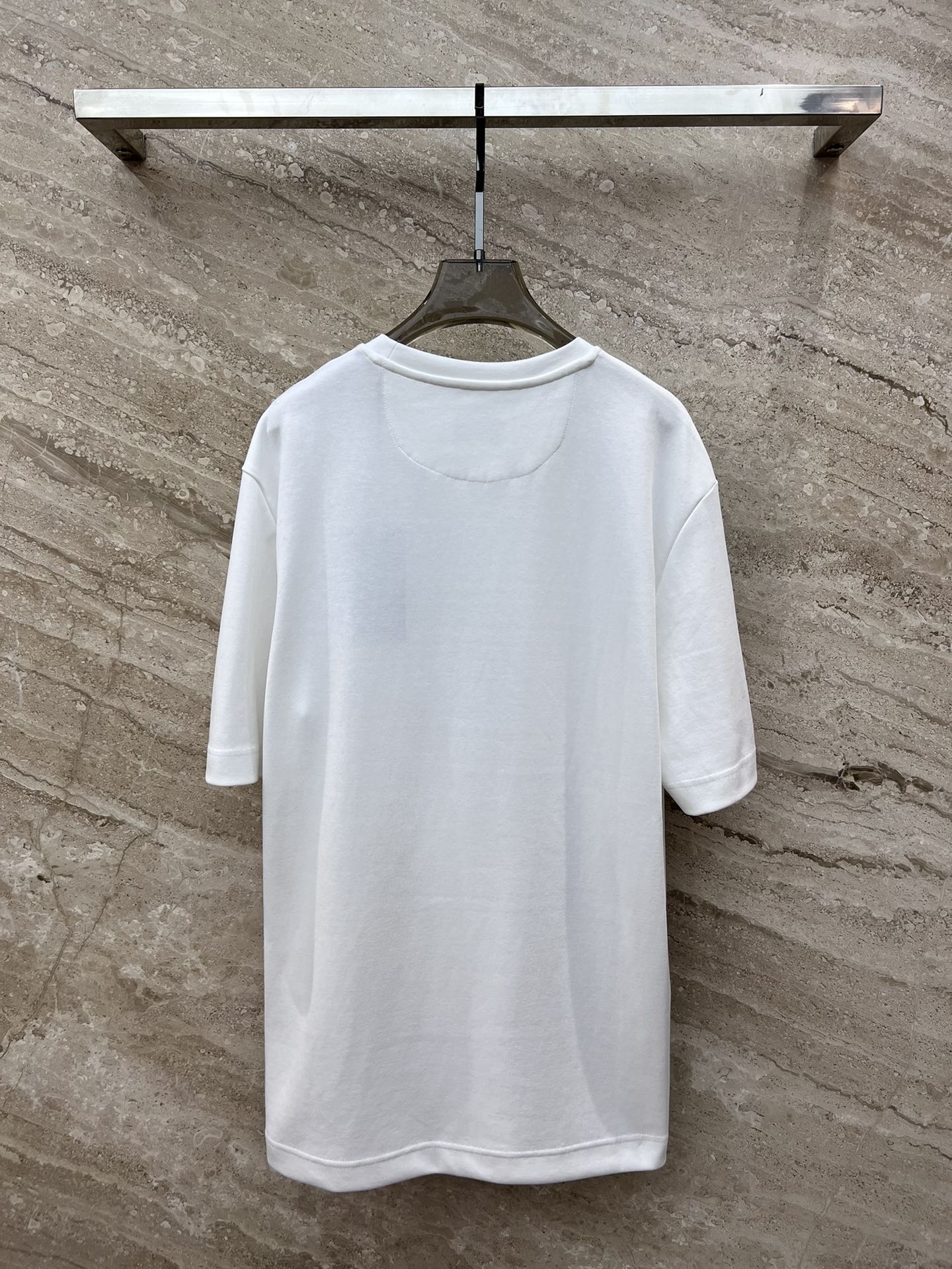 Футболка Fendi 2403-24ss весна/лето с принтом Tool, круглым вырезом и коротким рукавом - белая.