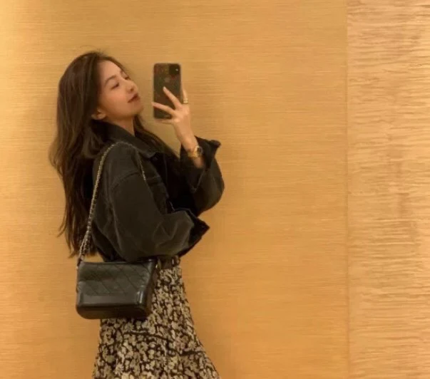 Маленькая сумка-хобо Chanel — изображение из интернета (для справки)