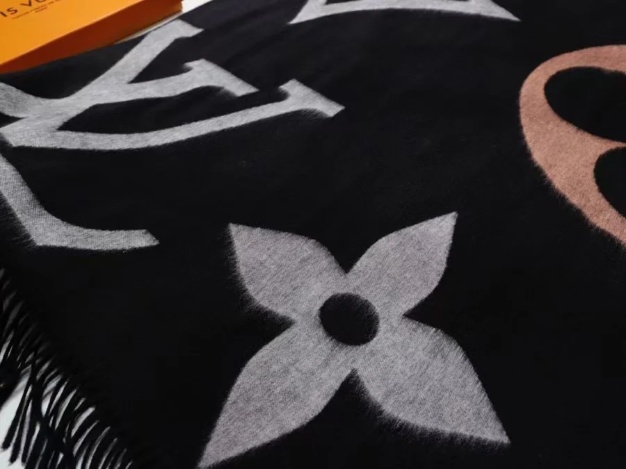 LV - Популярный во всем мире - Идеальный шарф - 1