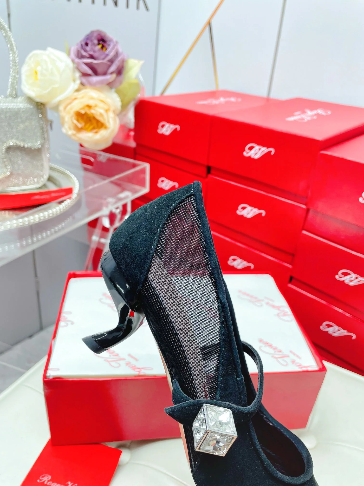 Обувь RV Shoes - Новинка ранней весны 2023 года - Туфли на каблуке ?Мэри Джейн? с острым носком - Черные