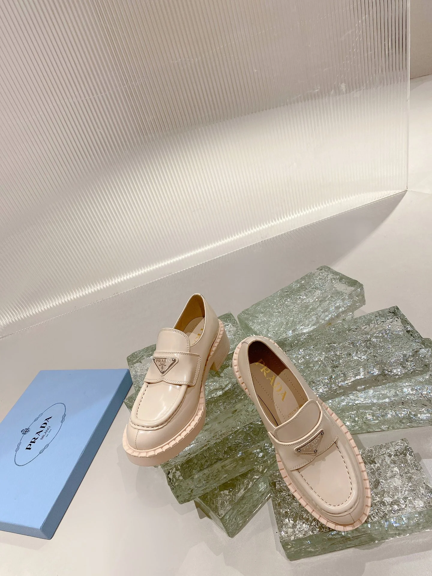 Prada - Новейшая обновленная коллекция - Лоферы - 2
