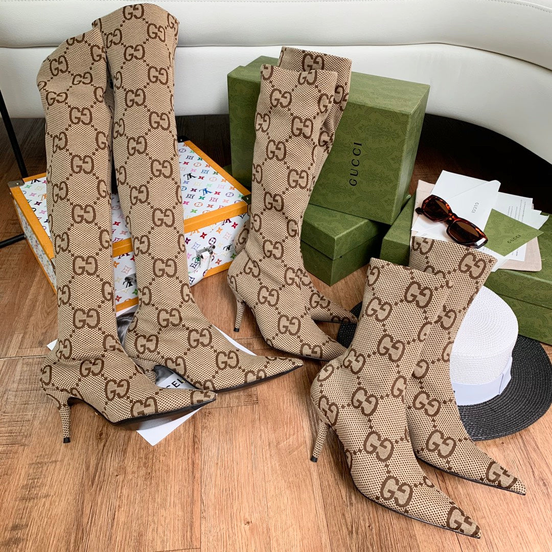 Ботильоны-носки Gucci осень/зима 2022 на шпильке с острым носком - Изображение из коллекции