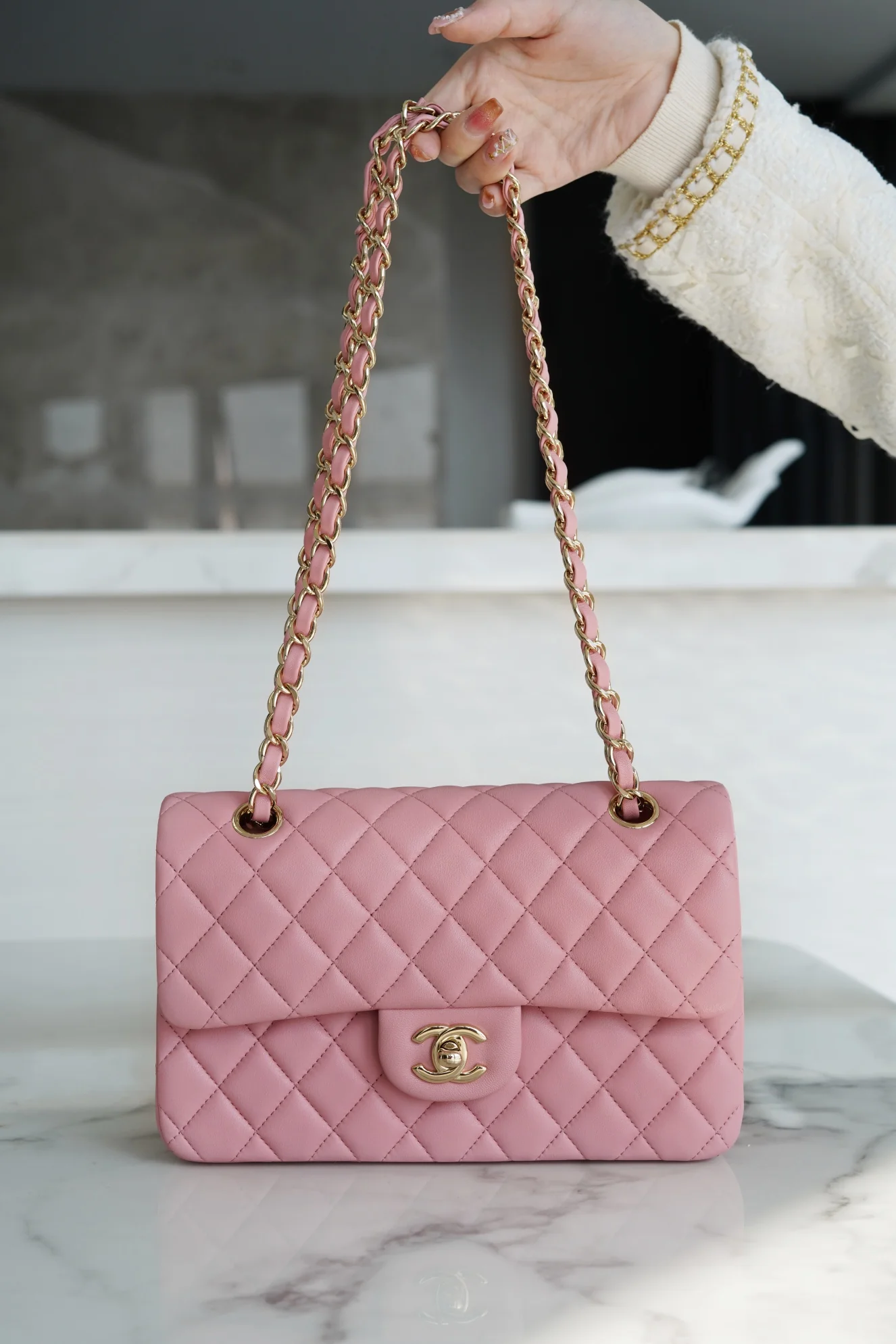 Сумка Chanel Classic Flap Bag, маленькая, цвет вишневого дерева.