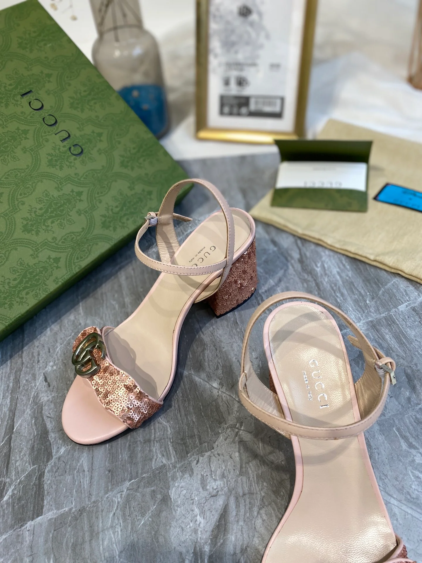 Босоножки Gucci на высоком каблуке с ремешками - 2