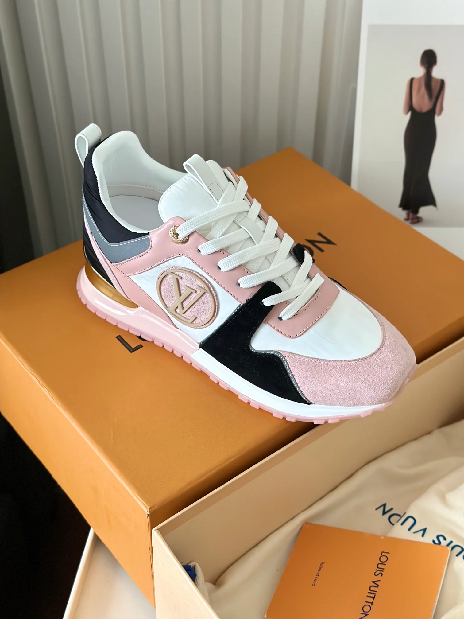 Кроссовки LV Runaway - розовые