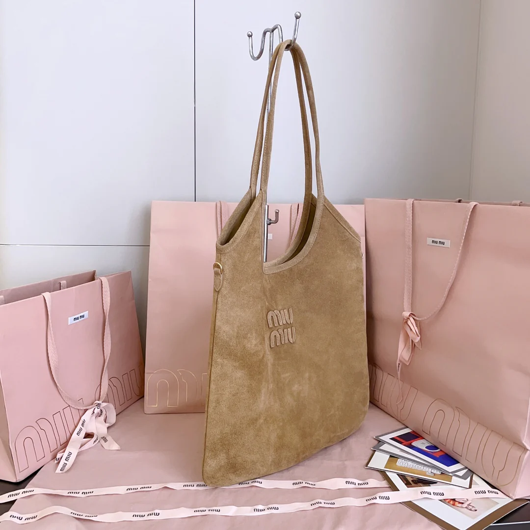 Сумка-тоут Miu Miu 5bg231, коричневая, вельветовая.