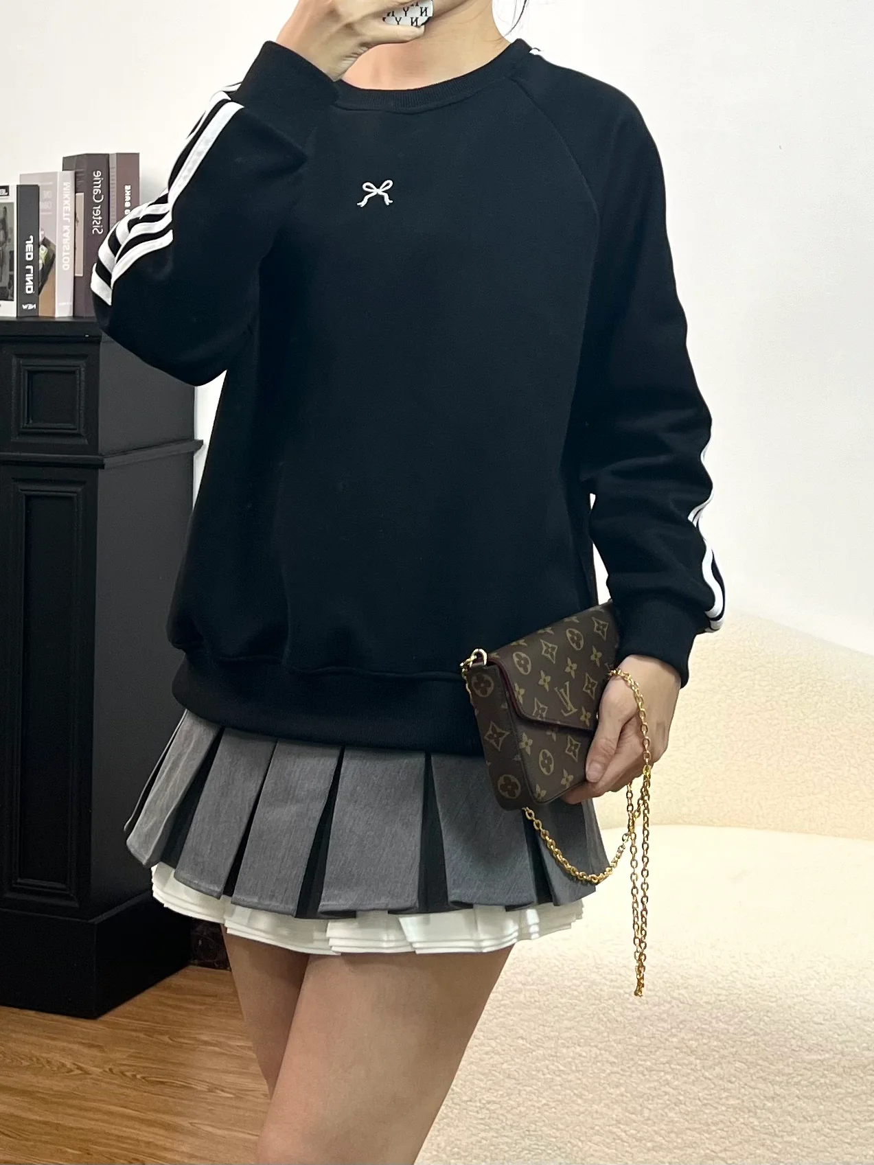 LV-m81896-felicie-pochette сумка с клапаном и карманом, коричневая