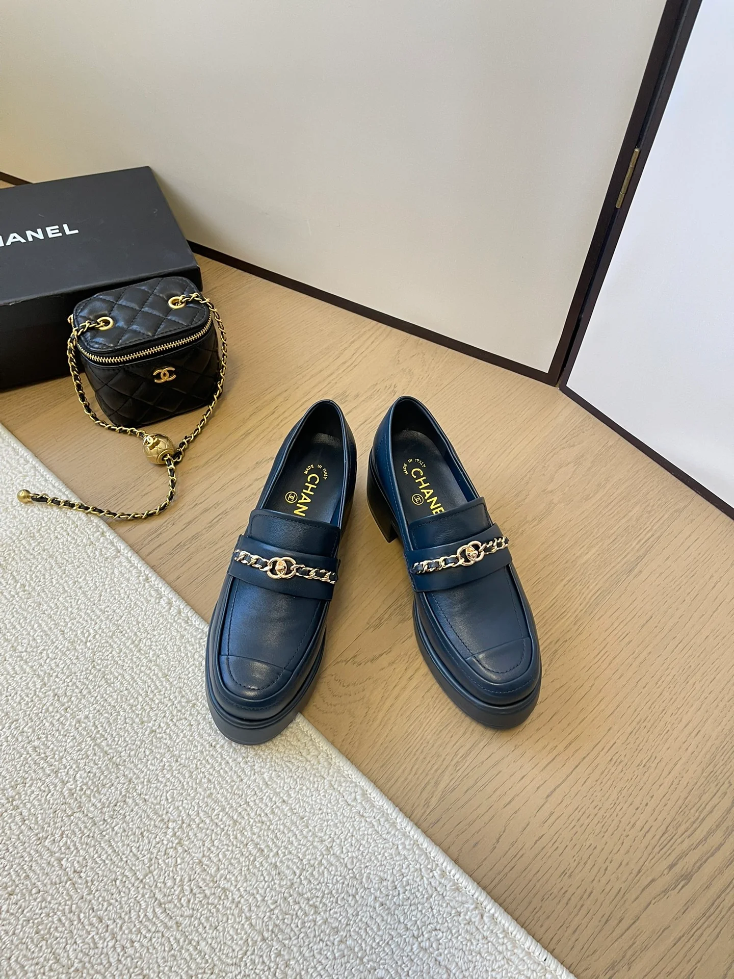 Лоферы Chanel 2024 - черные