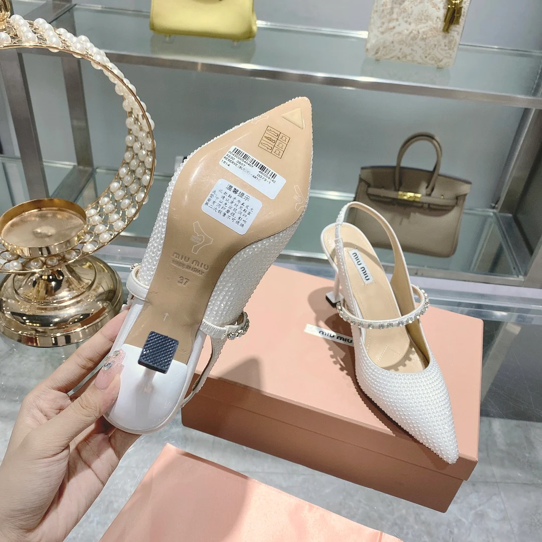 Новые поступления коллекции Miu Miu весна/лето 2022 — Туфли на шпильке — Белые