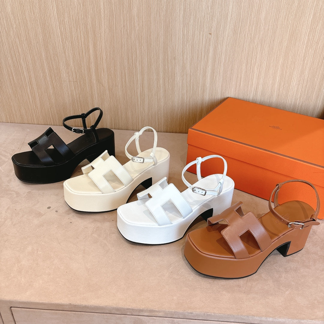 Босоножки на высоком каблуке Hermes Second Uncle из кожи, 2024 год - изображение из коллекции.