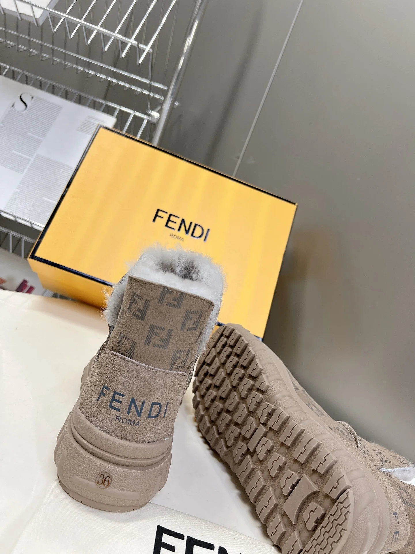 Ботильоны Fendi 22ss All-Letter Ankle Boots - серые