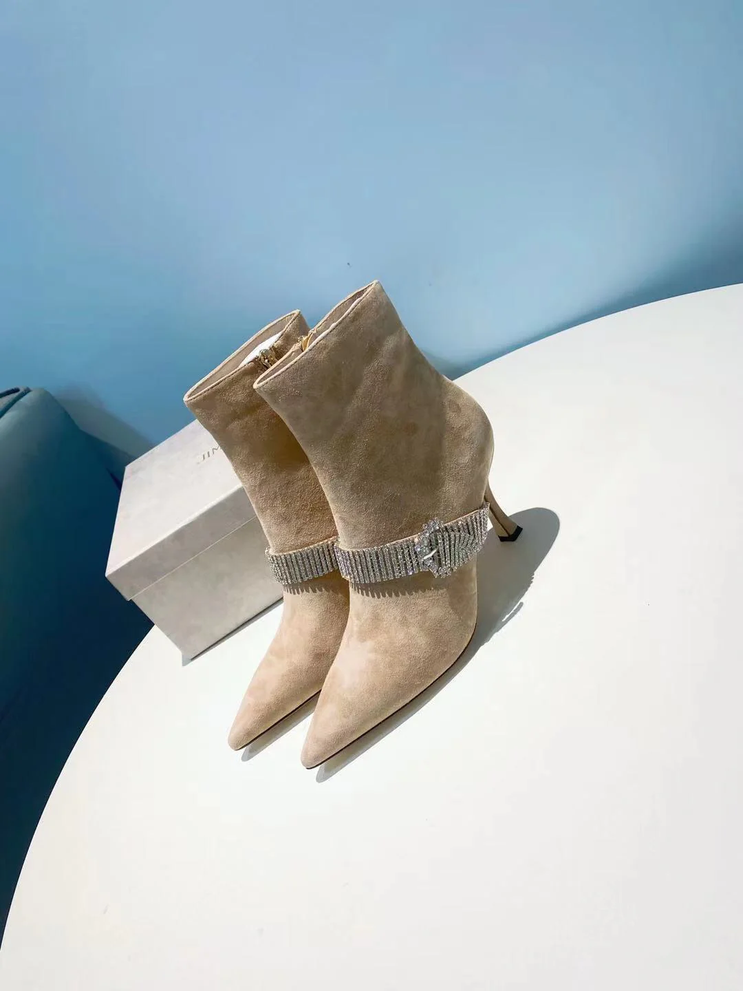 Ботильоны Jimmy на шпильке со стразами