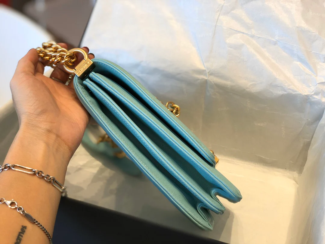 Chanel-boy-19-16-5cm-5