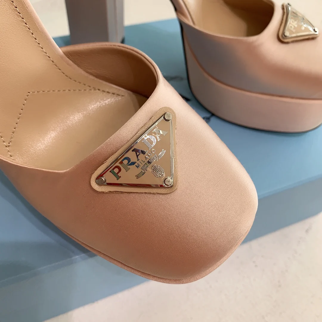 Новинка весны 2023 года от Prada - Туфли на высоком каблуке - платформа 4 см, высота каблука 12 см - Розовые