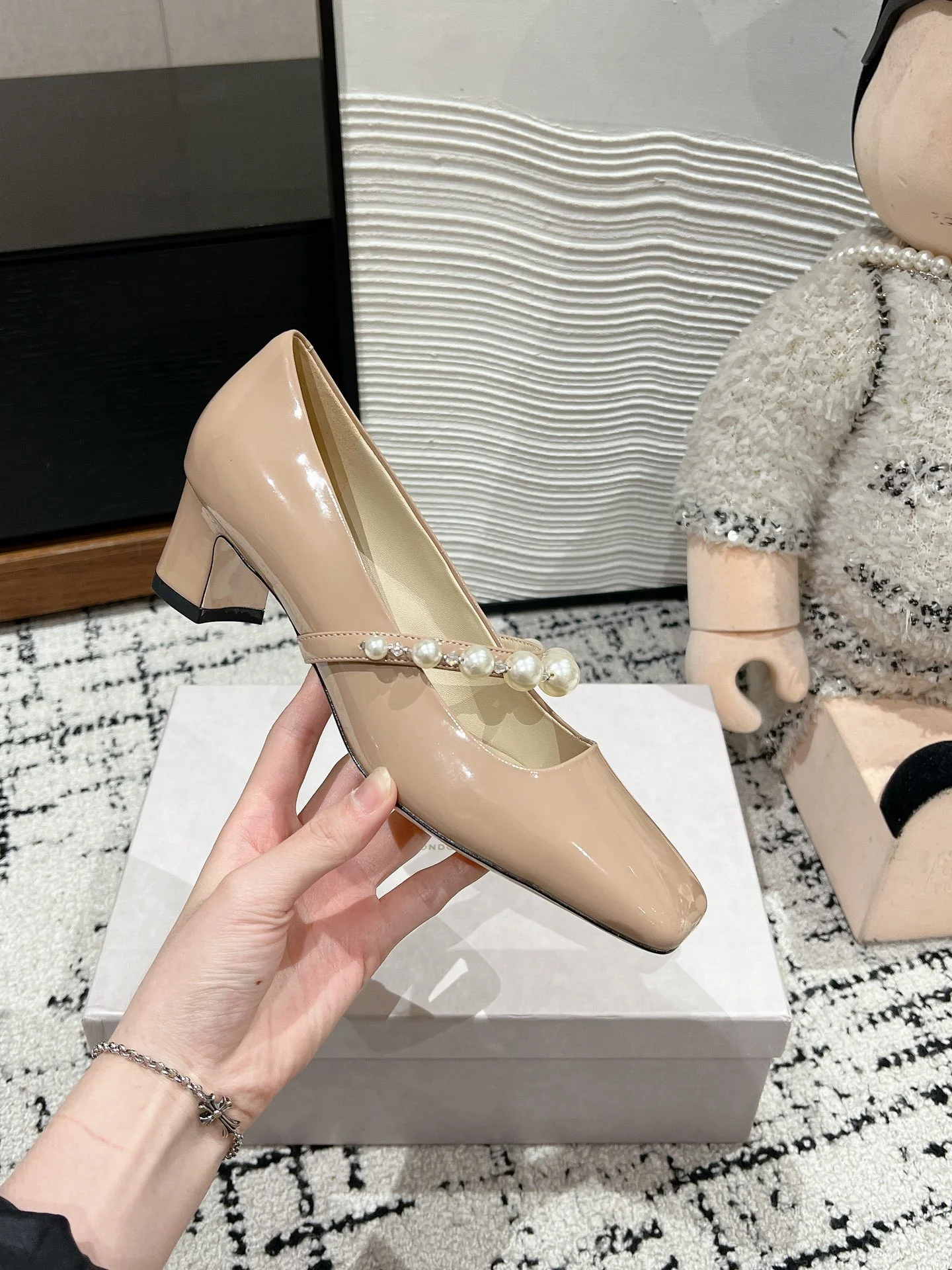 Туфли на низком каблуке Jimmy 2024 с квадратным носком и жемчужным блеском - розовые