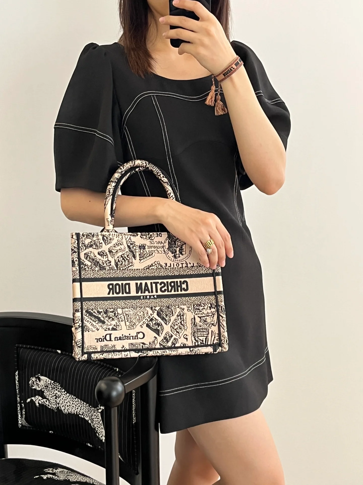 Новинка сезона весна/лето 2023 от Dior - Сумка-тоут - Карта Парижа - Абрикосовый цвет - Маленькая