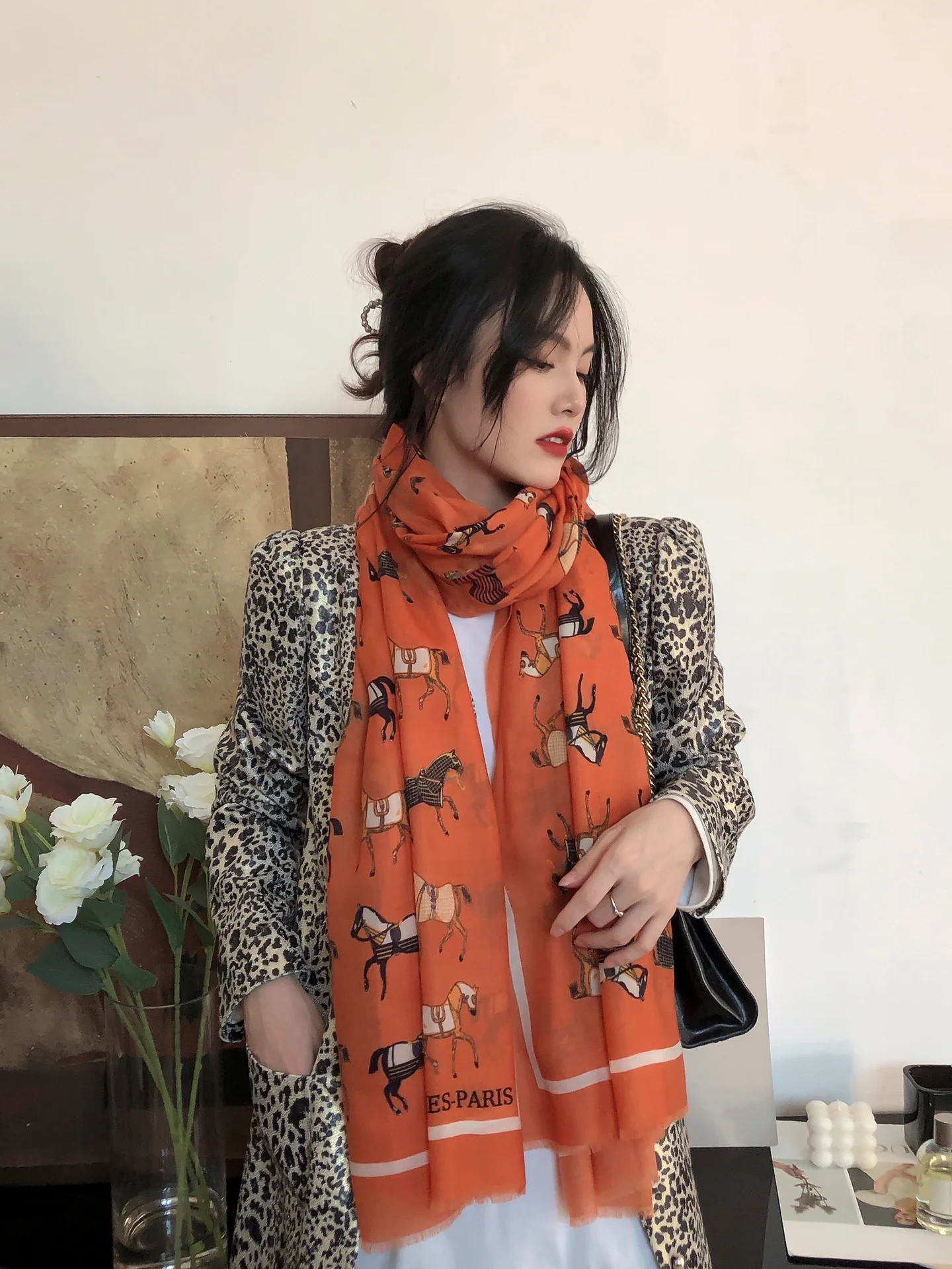 Длинный кашемировый шарф Hermes Premium Craftsmanship, 100-200 см, оранжевый.