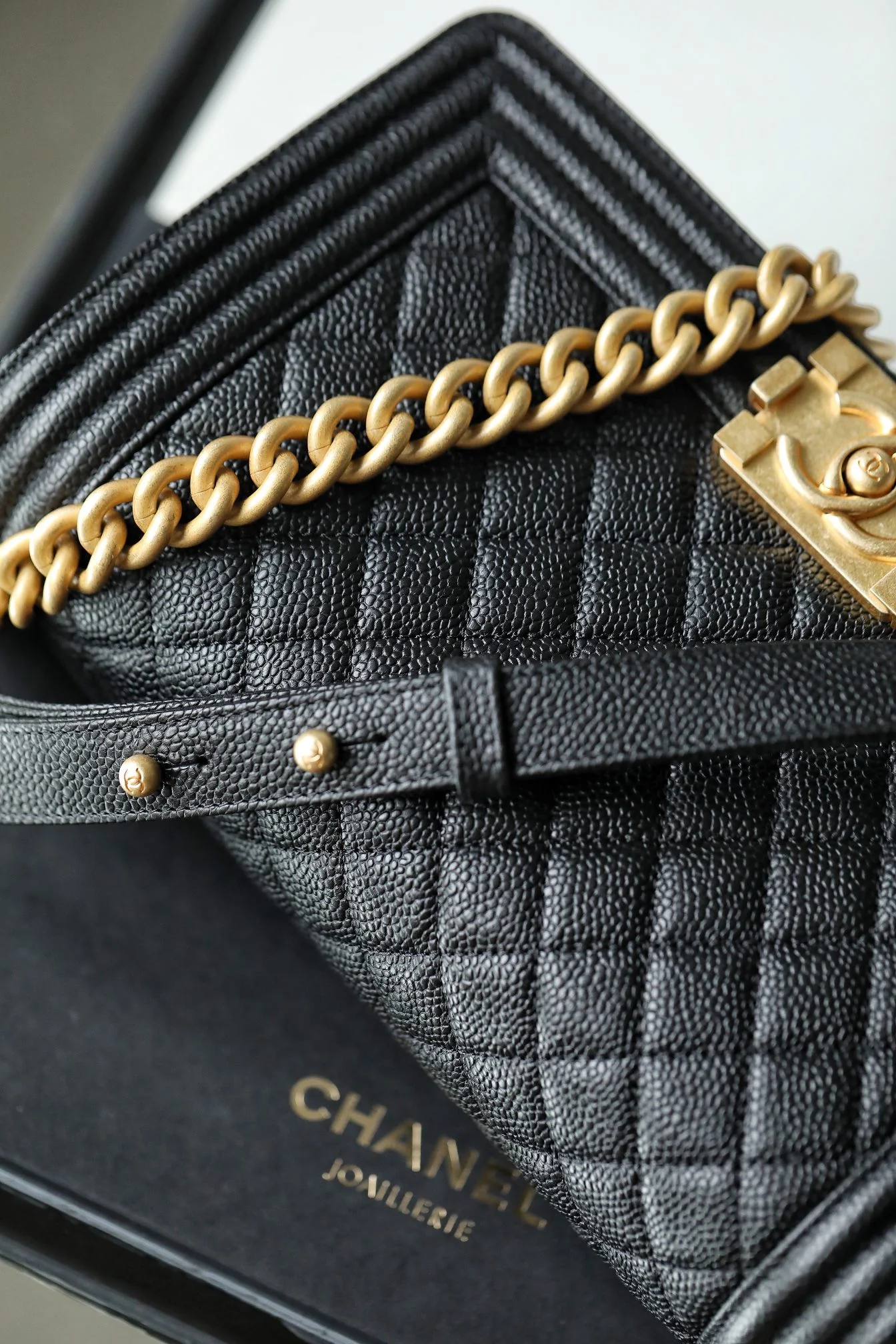 Chanel Le Boy Crystal Diamond Pattern Caviar - Medium - Black Gold