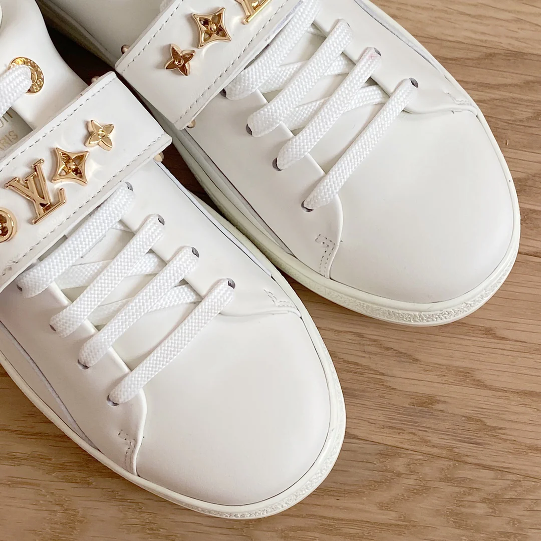 Обувь LV - белые кроссовки LV