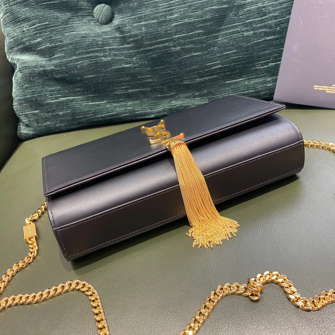 Черная сумка YSL Kate на цепочке с золотой пряжкой
