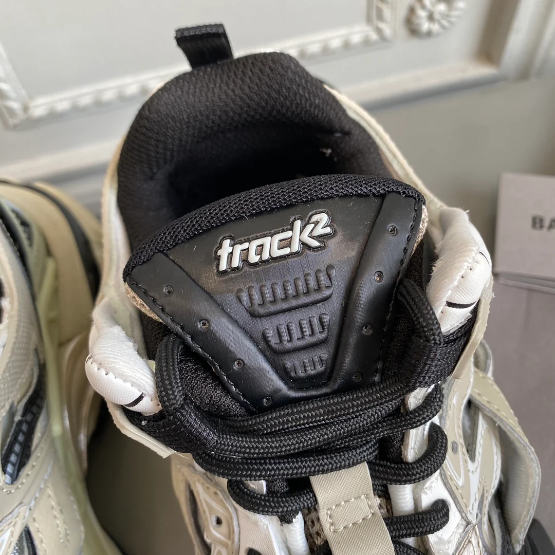 Кроссовки Balenciaga Track 2 Retro Dad Shoes - черно-золотые