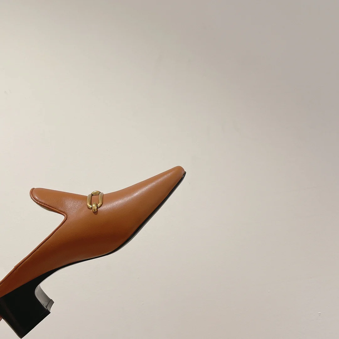 Полуприцеп Hermes Muller на низком каблуке