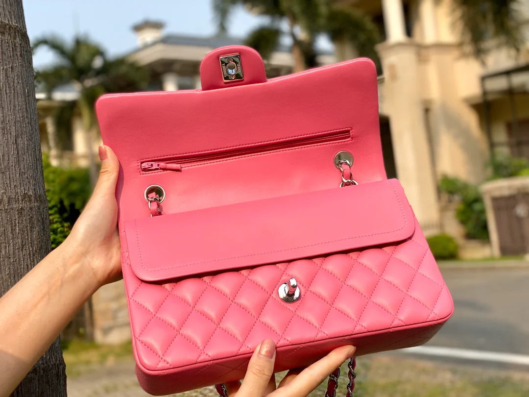 Классическая сумка Chanel из овечьей кожи CF — персиково-розовая с серебряной пряжкой — 25 см