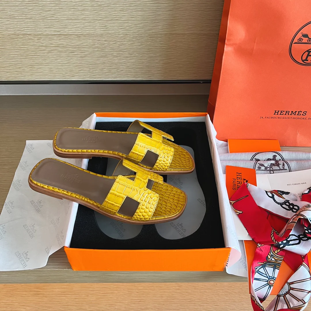 Сандалии Hermes-h на плоской подошве с крокодиловым рисунком - 2