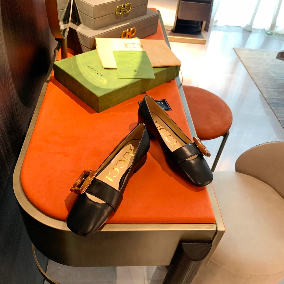 Gucci - Туфли на низком каблуке с бамбуковой пряжкой