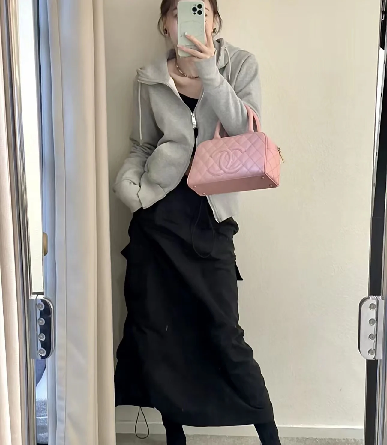 Винтажная сумка-боулинг Chanel из икры, розовая.