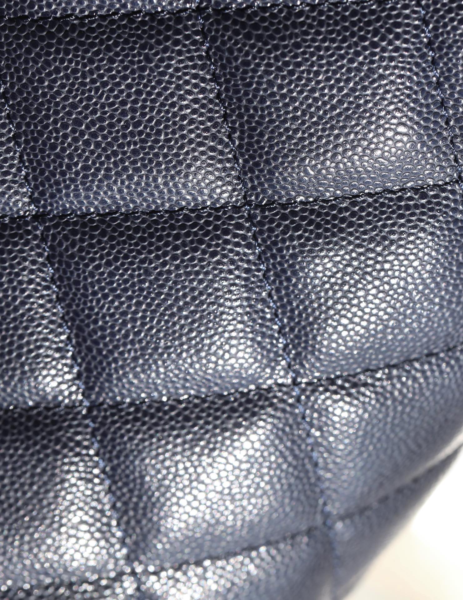 Сумка Chanel Medium Handle Flap Bag - синяя