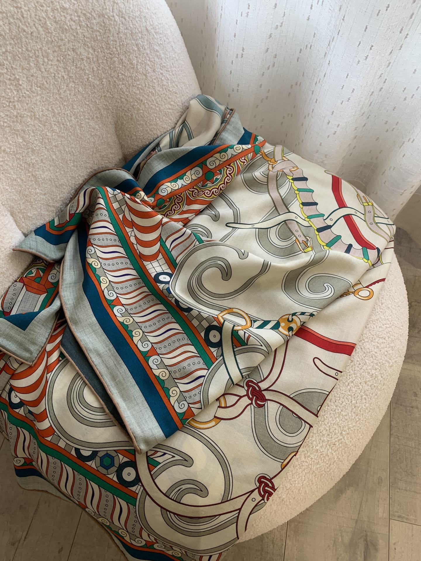 Шелковый шарф Hermes 140 см - 1 шт.