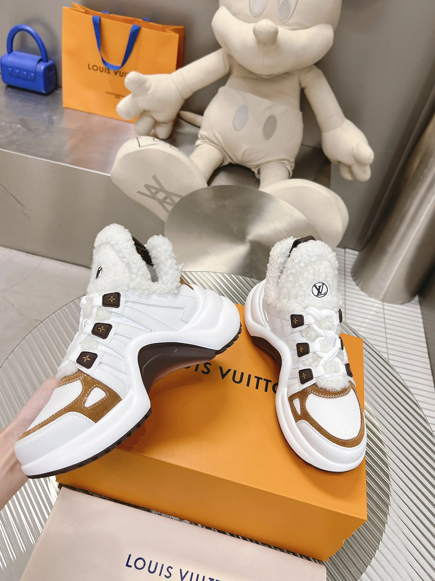 LV - Массивные туфли из шелковой кожи - Бело-коричневые - 1