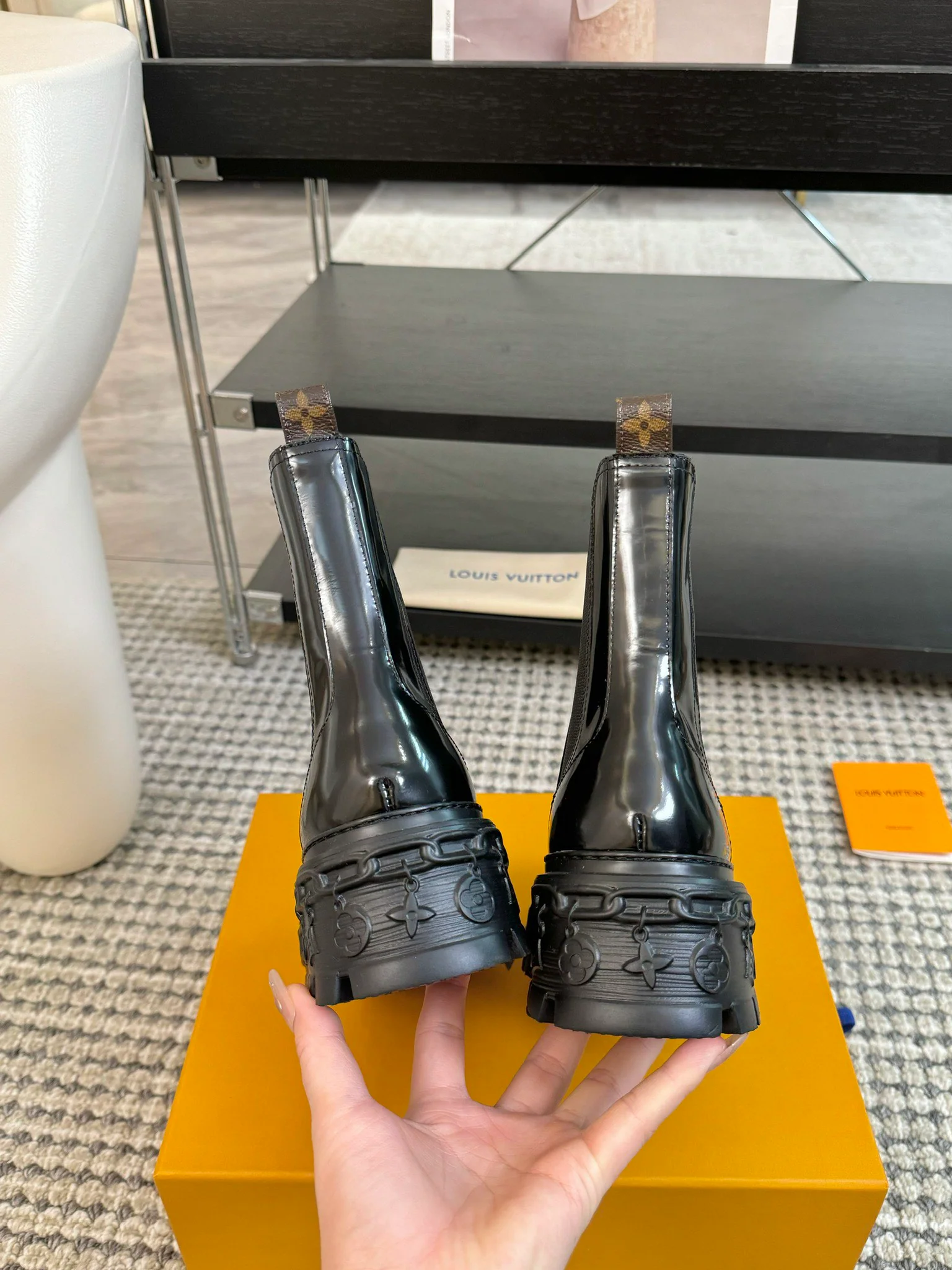 Ботильоны на платформе LV-2024 - черные