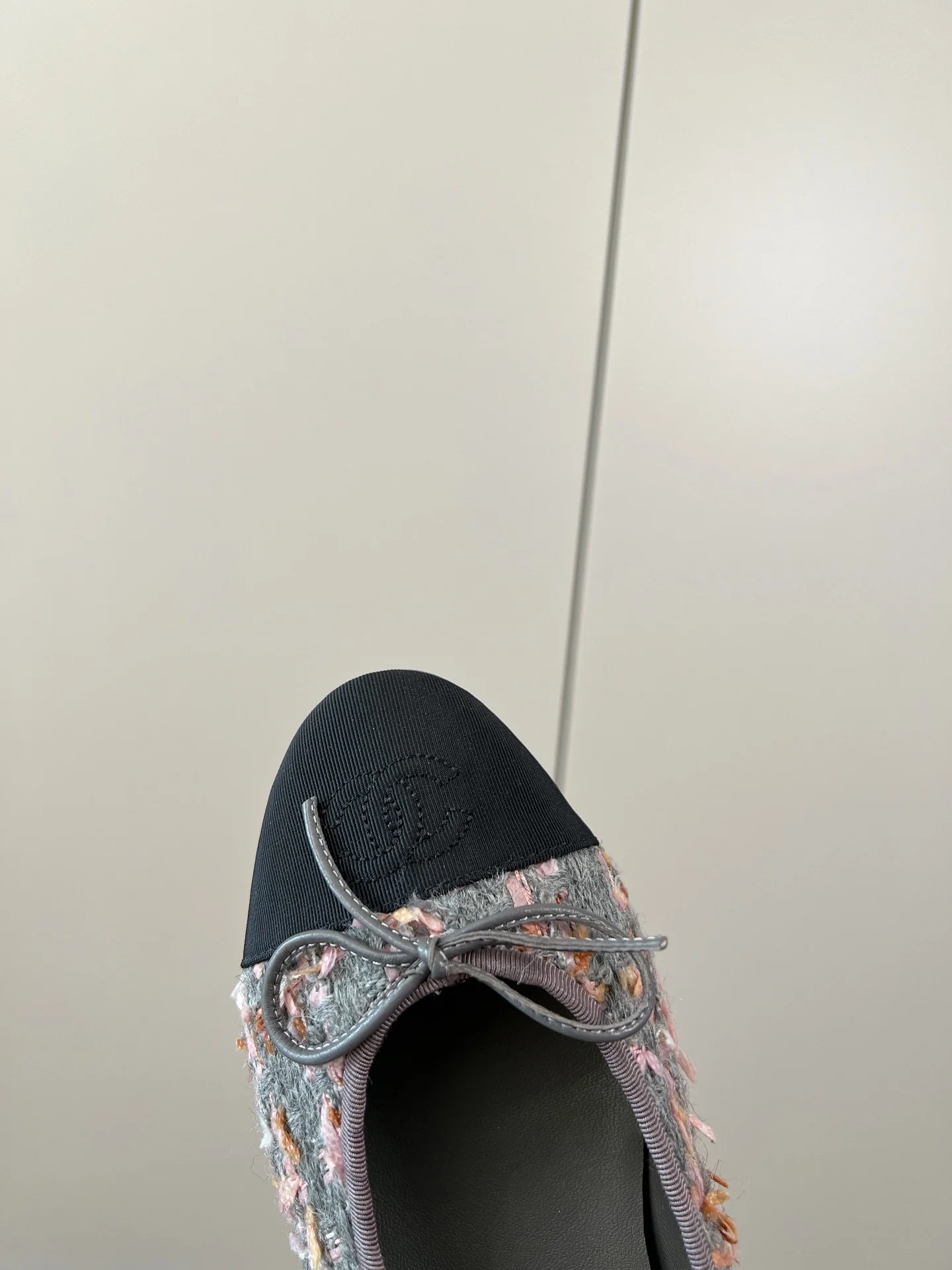 Новинка 2023 года от Chanel - Классические балетки - Серые