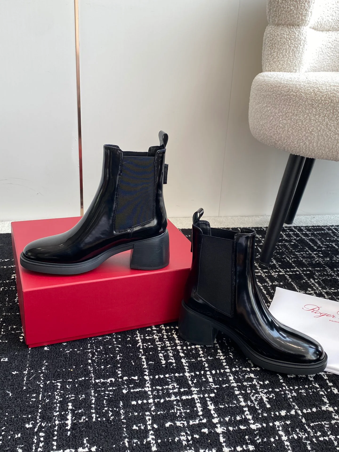 Обувь RV - Новинка сезона осень/зима 2023 - Ботильоны на низком каблуке - Черные со стразами