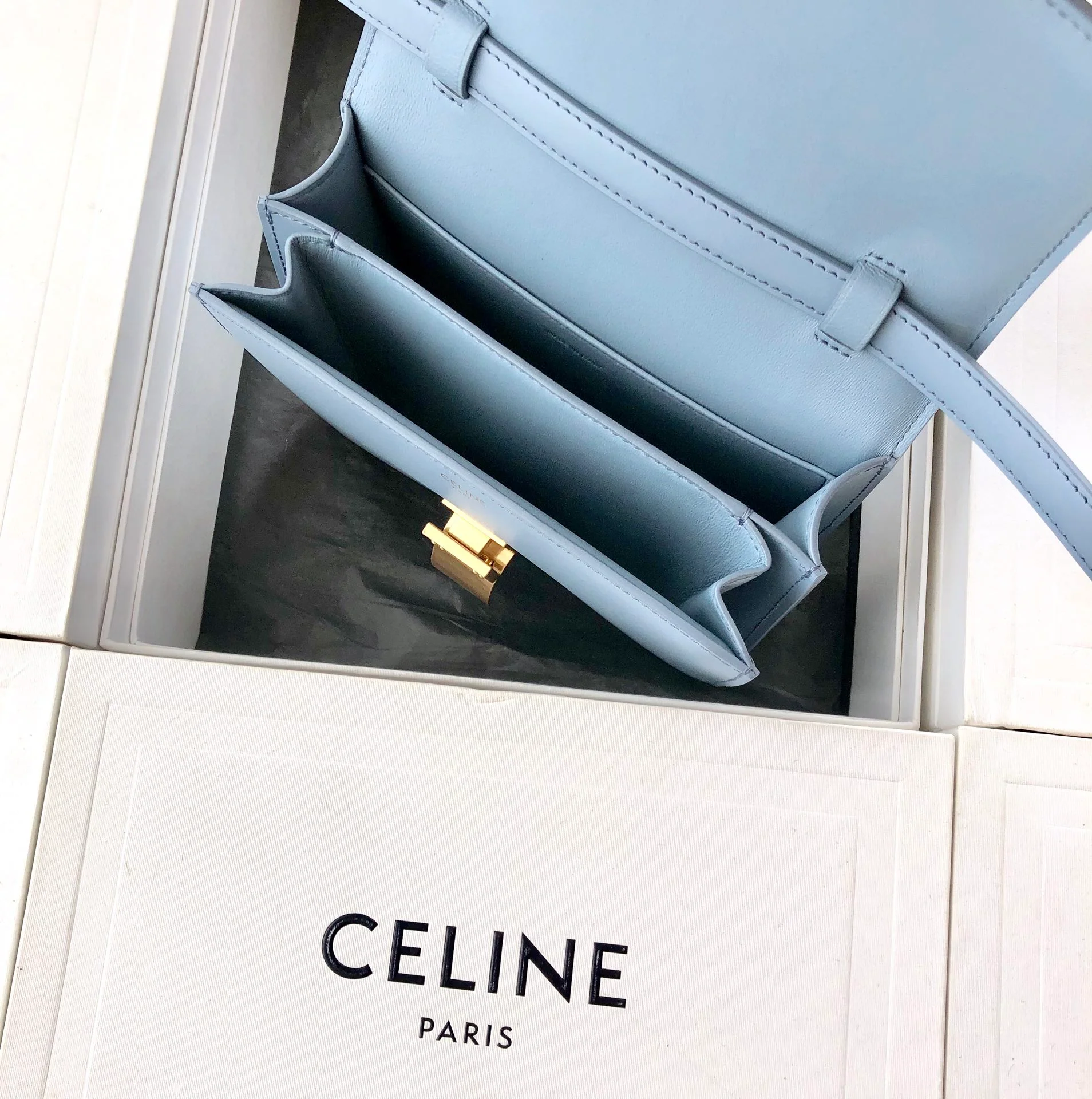 Сумка Celine Box-Tteen из полированной телячьей кожи - аквамарин - 1