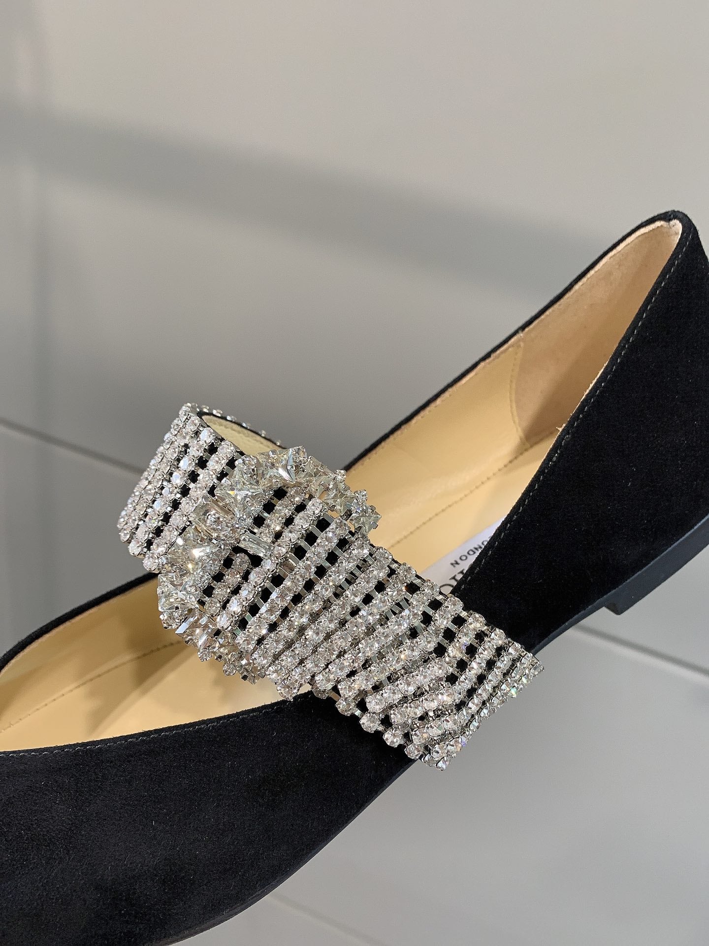 Балетки Jimmy с квадратным носком и стразами