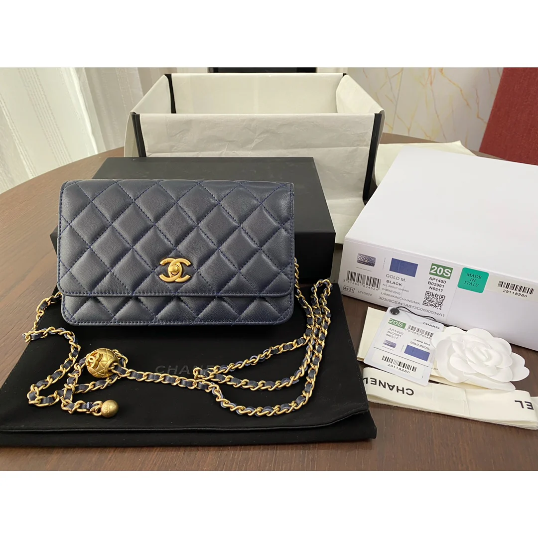 Chanel - Золотой мяч WOC - Овечья кожа - 1